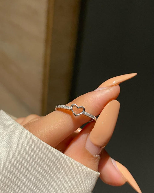 Minimal Heart Ring