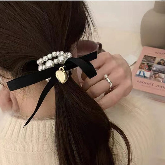 Paris Pearl Heart Hairtie