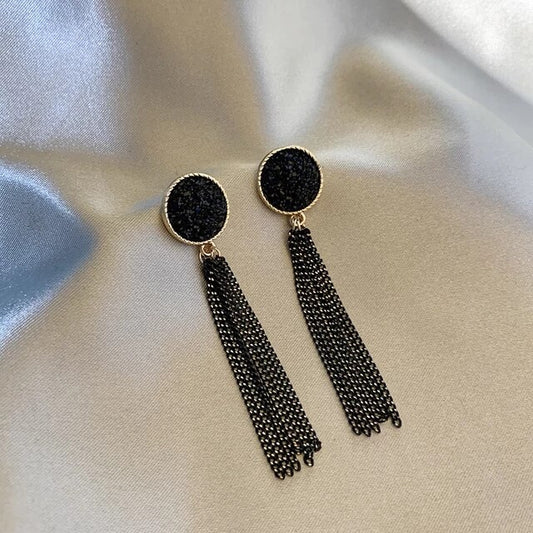 BLACK PARTY EARRINGS