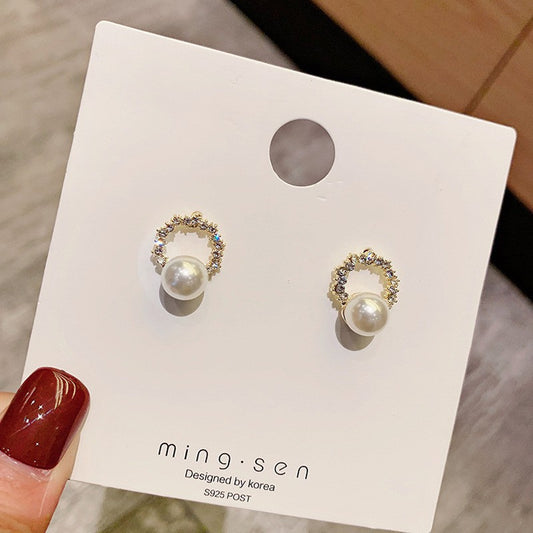 KOREAN CLASSY PEARLY STUD EARRINGS