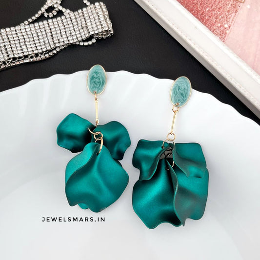 THE CLASSIC PETALS EARRINGS (green)