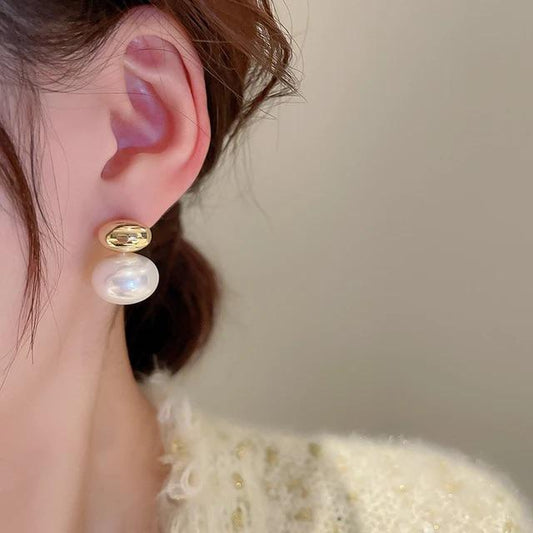 The Staple Pearl Earrings