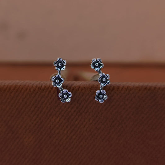 TRIPLE FLOWER- tiny stud earrings